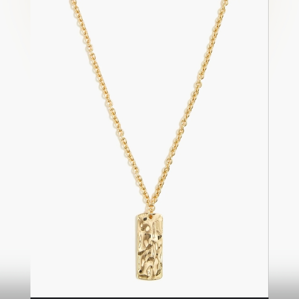 Chain with rectangular pendant